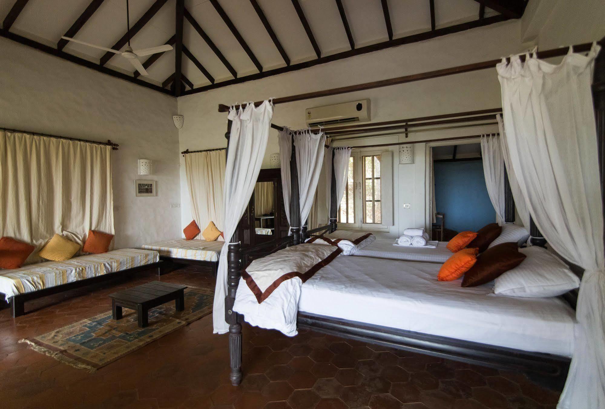 Wildflower Villas - All Villa Hotel, Family Run Candolim Bagian luar foto