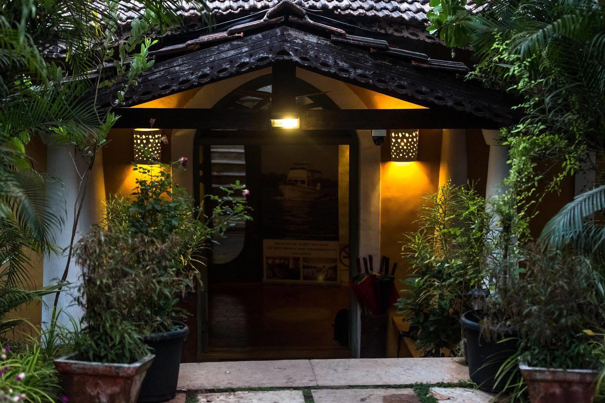 Wildflower Villas - All Villa Hotel, Family Run Candolim Bagian luar foto