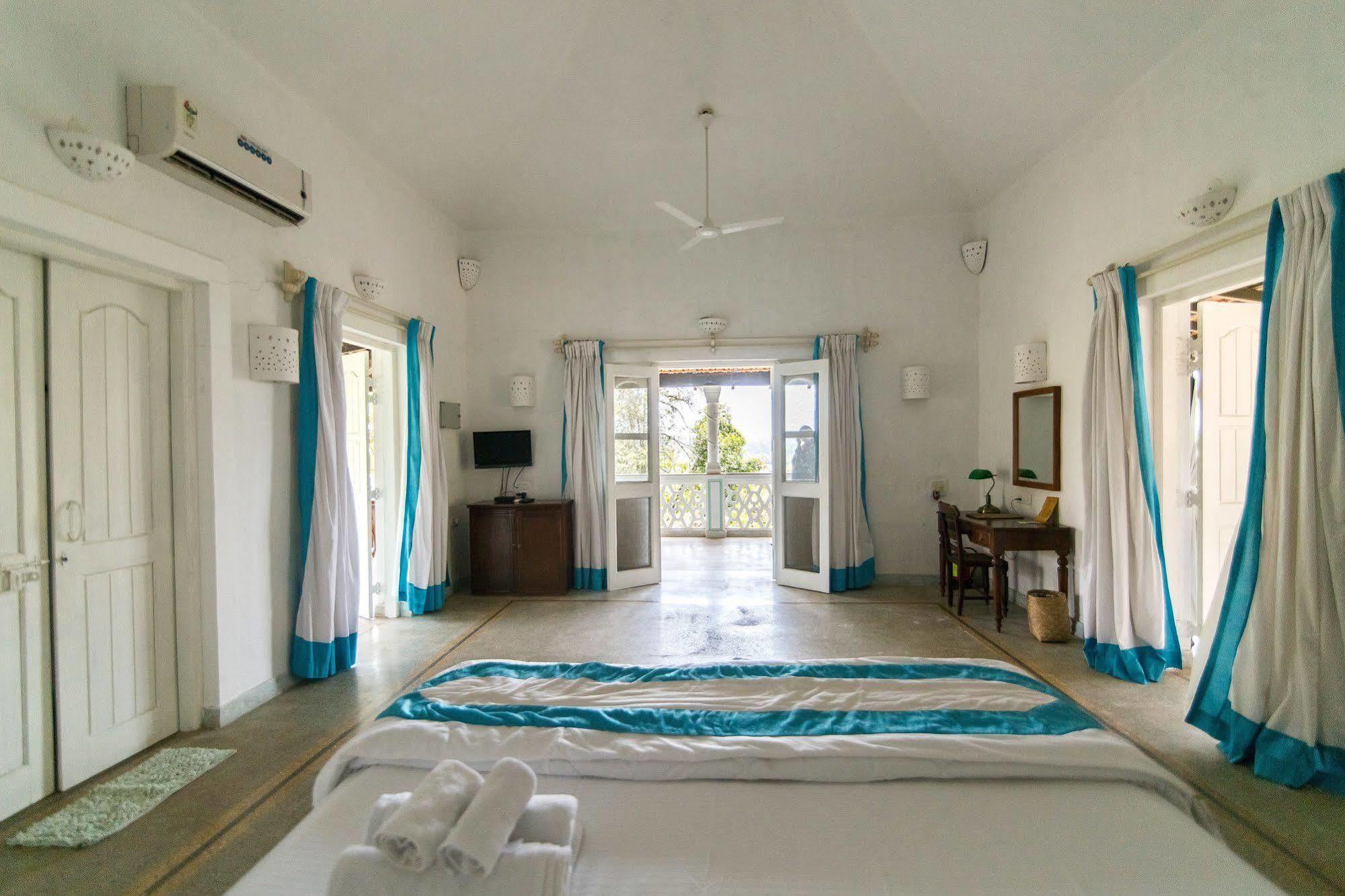 Wildflower Villas - All Villa Hotel, Family Run Candolim Bagian luar foto