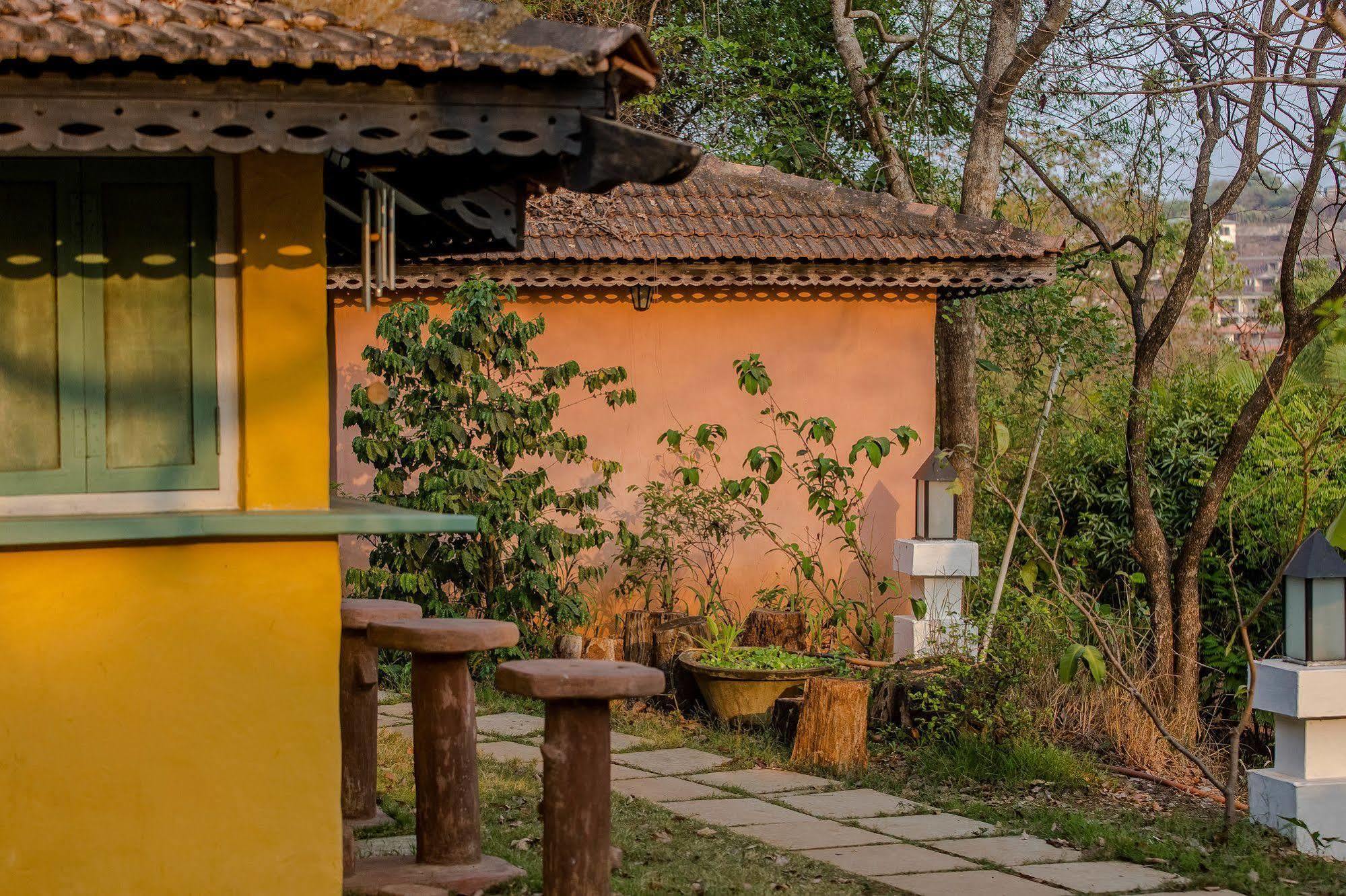 Wildflower Villas - All Villa Hotel, Family Run Candolim Bagian luar foto